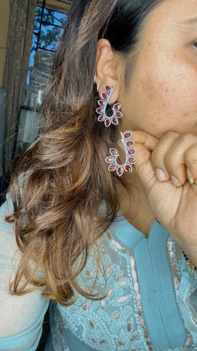 CURVE STUDS Gehnacollections