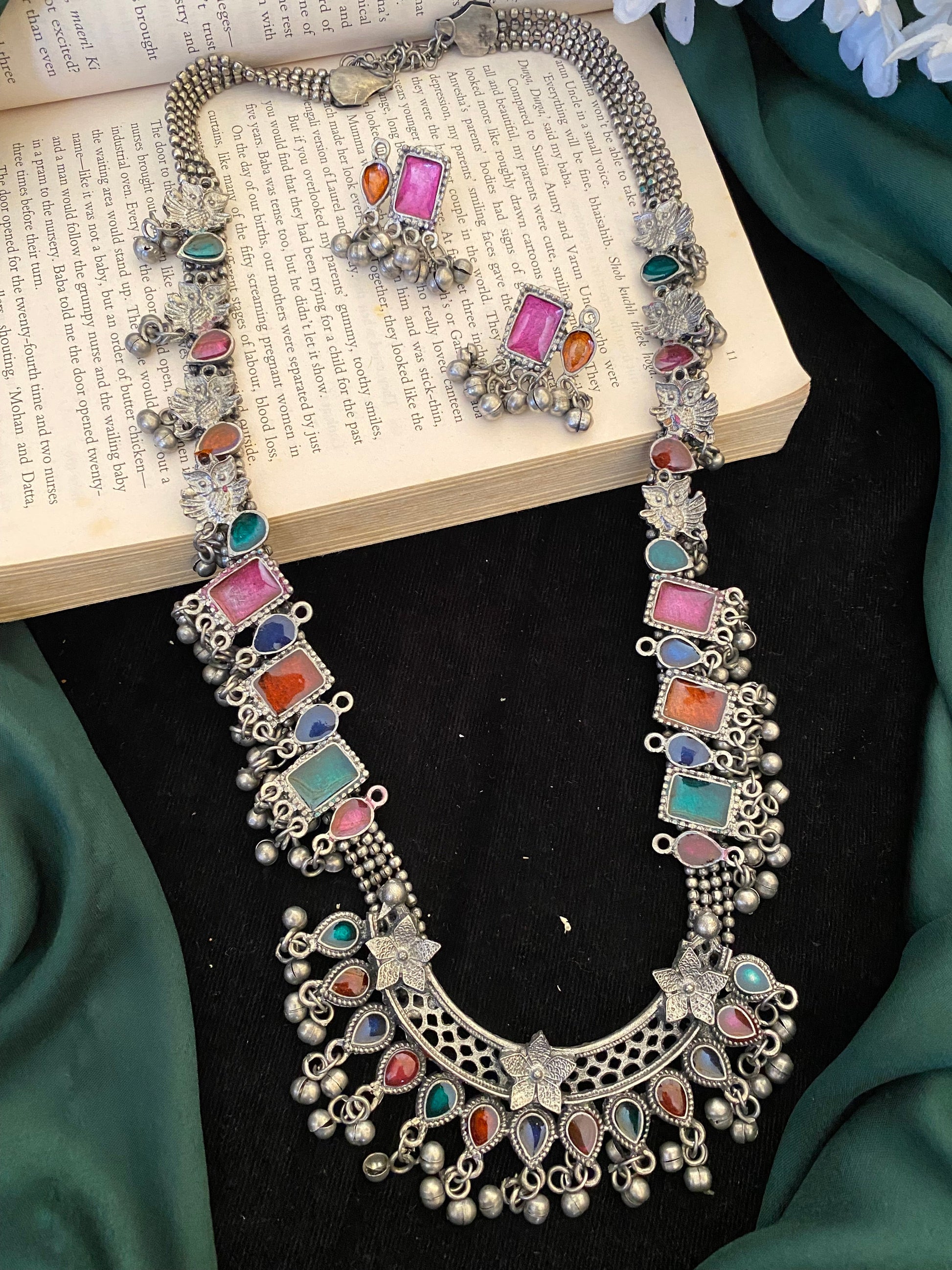 SHEFALI LONG NECKLACE SET Gehnacollections