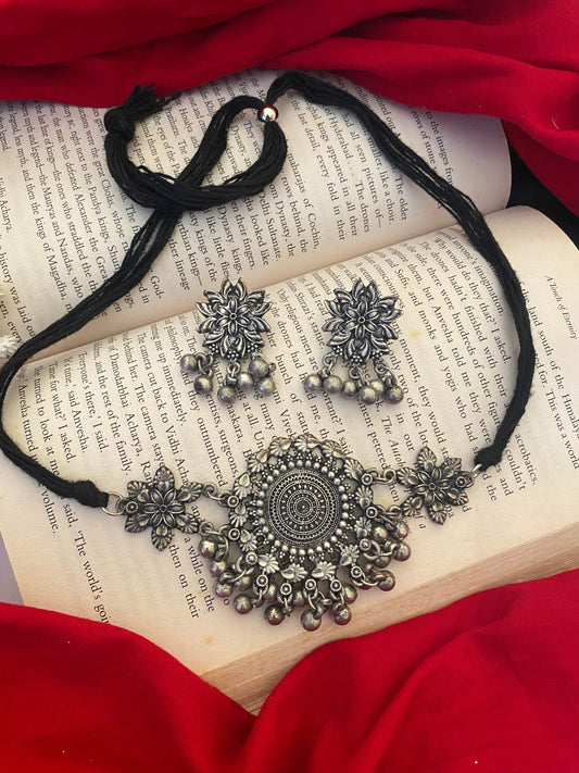 FLORAL CHOKER SET Gehnacollections