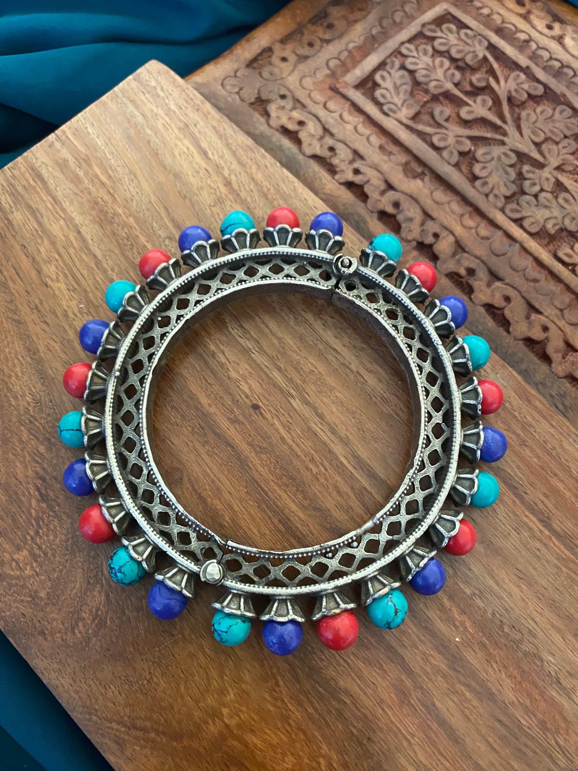 SHIVIKA MOTI KADA Gehnacollections