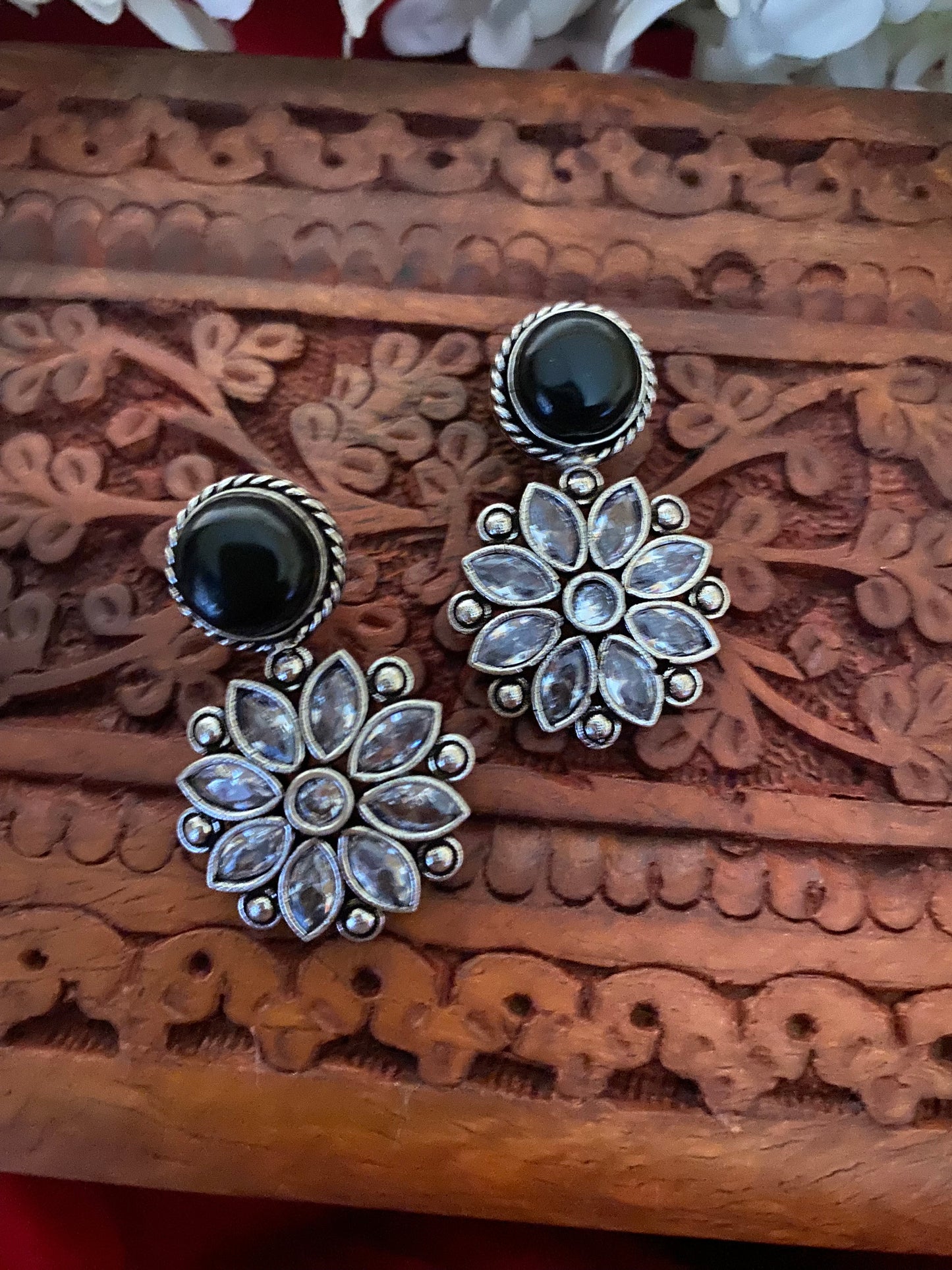 RAAG STUDS Gehnacollections