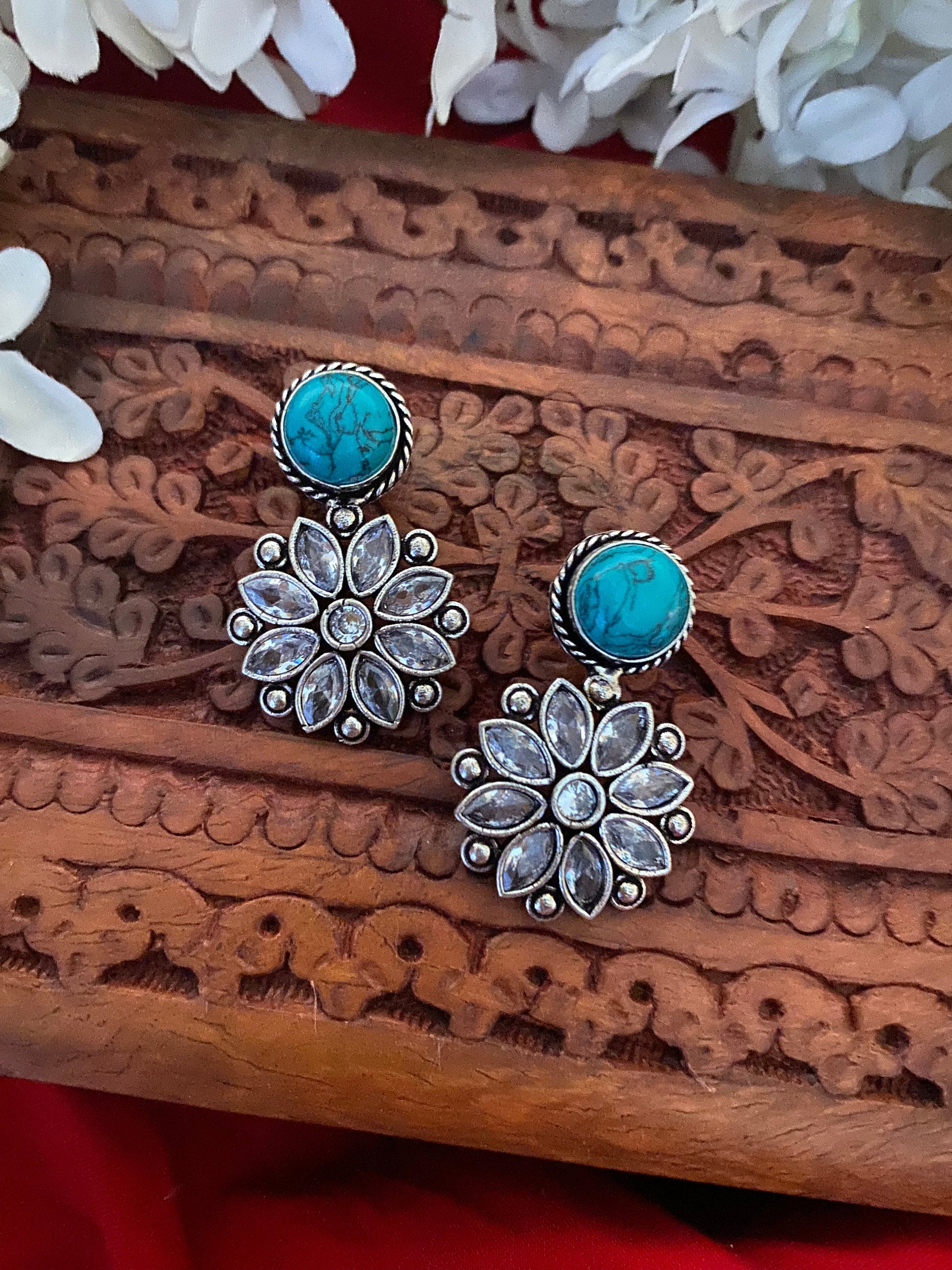 RAAG STUDS Gehnacollections