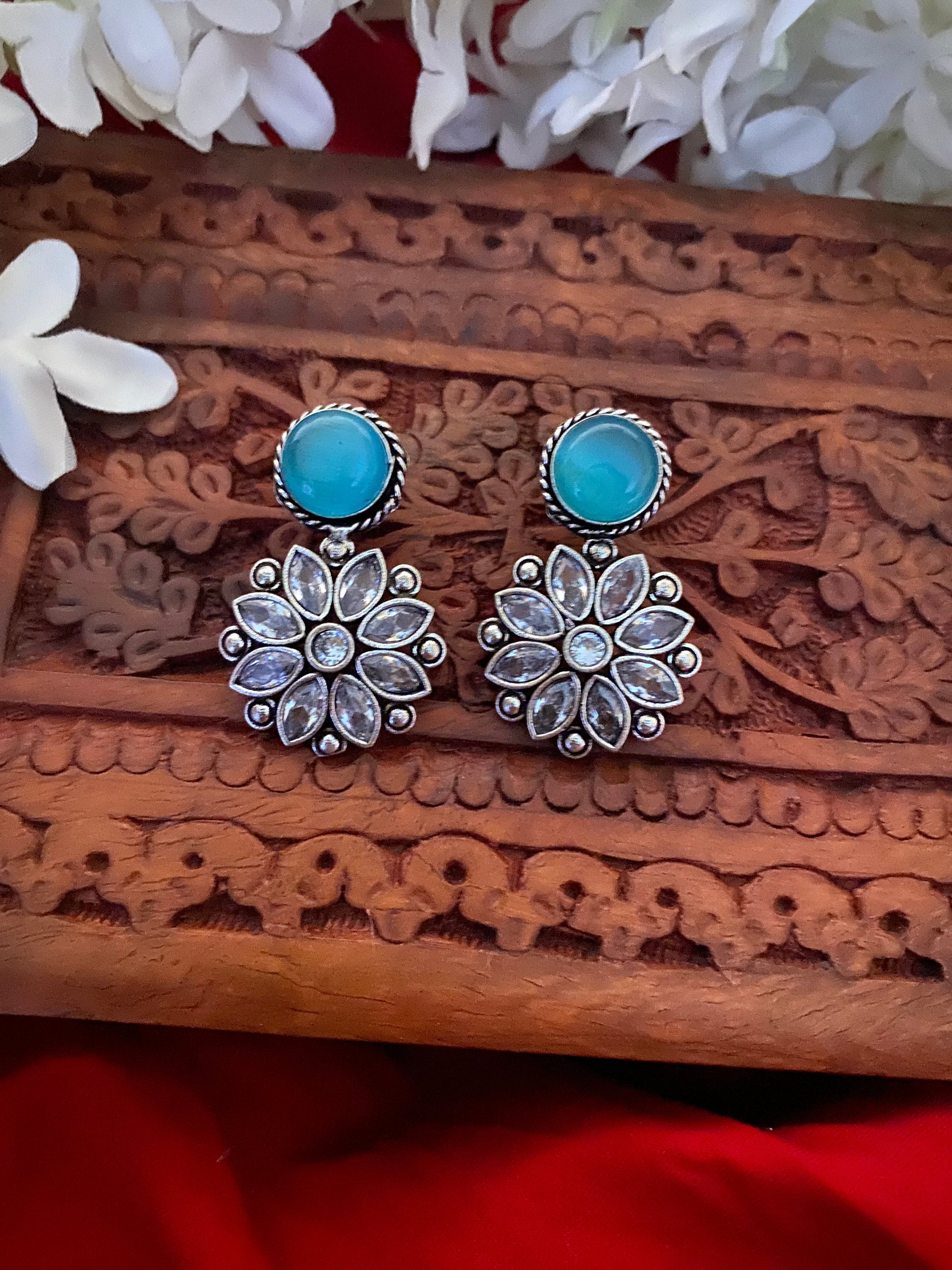 RAAG STUDS Gehnacollections