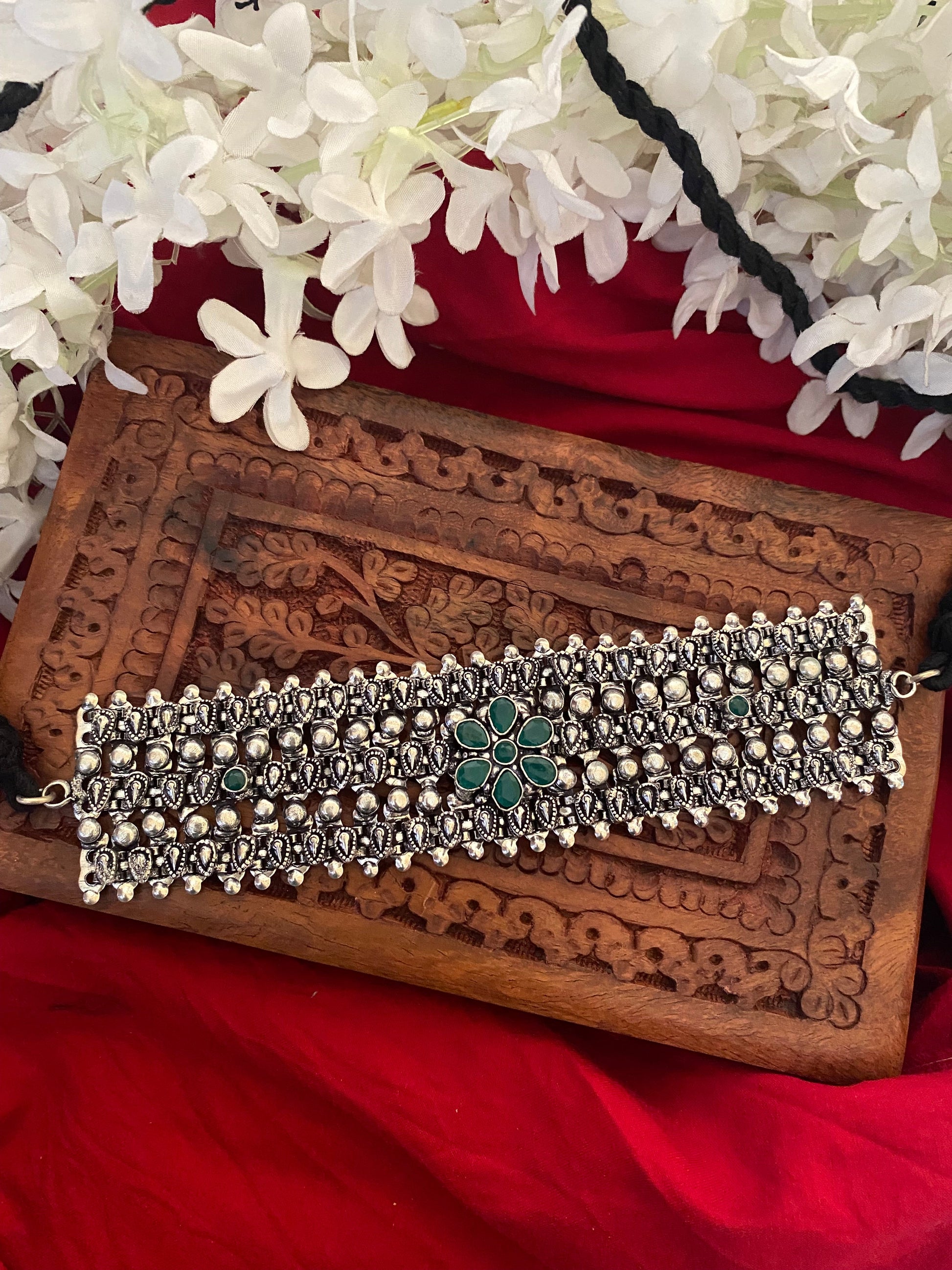 STONE STUDDED CHOKER Gehnacollections