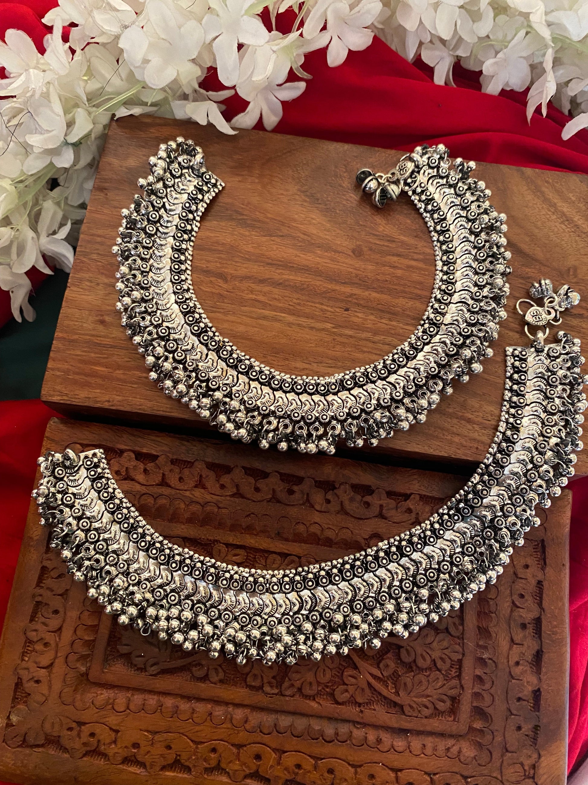 NITIKA JHANJHAR Gehnacollections