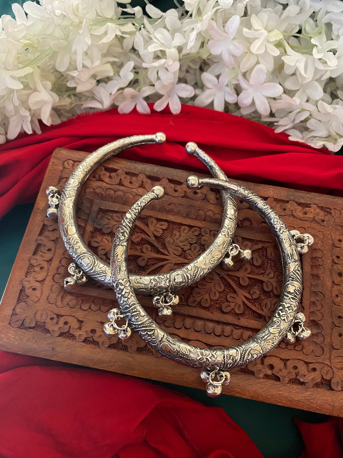 LEG GHUNGHROO KADA Gehnacollections