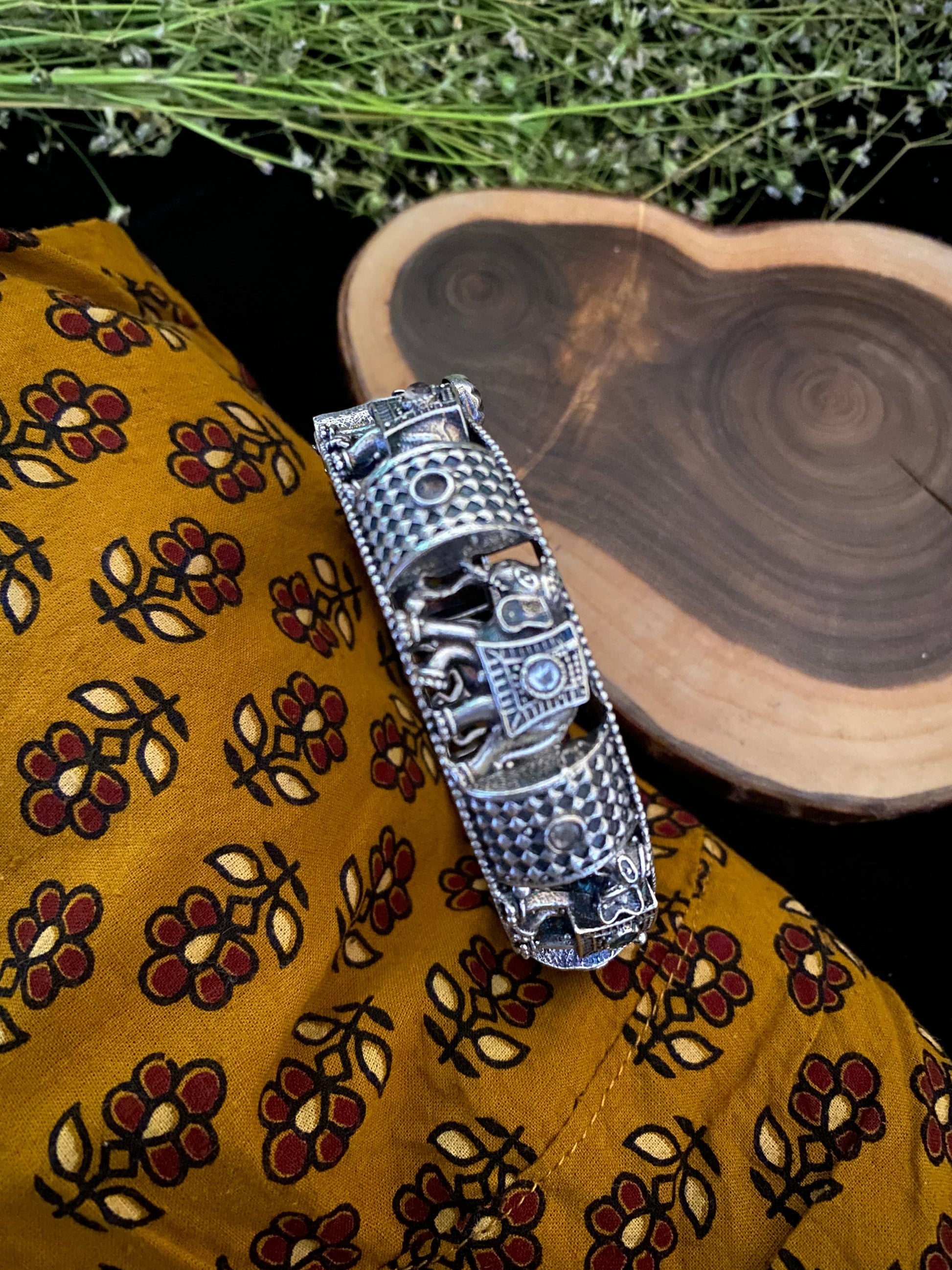 ELEPHANT KADA Gehnacollections