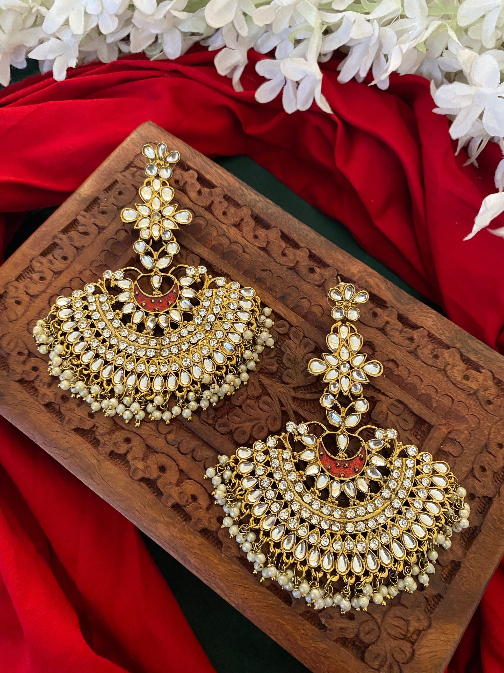 SIMRAT CHANDBALI Gehnacollections