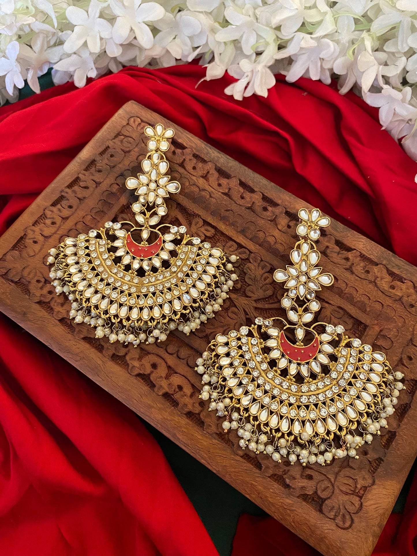 SIMRAT CHANDBALI Gehnacollections