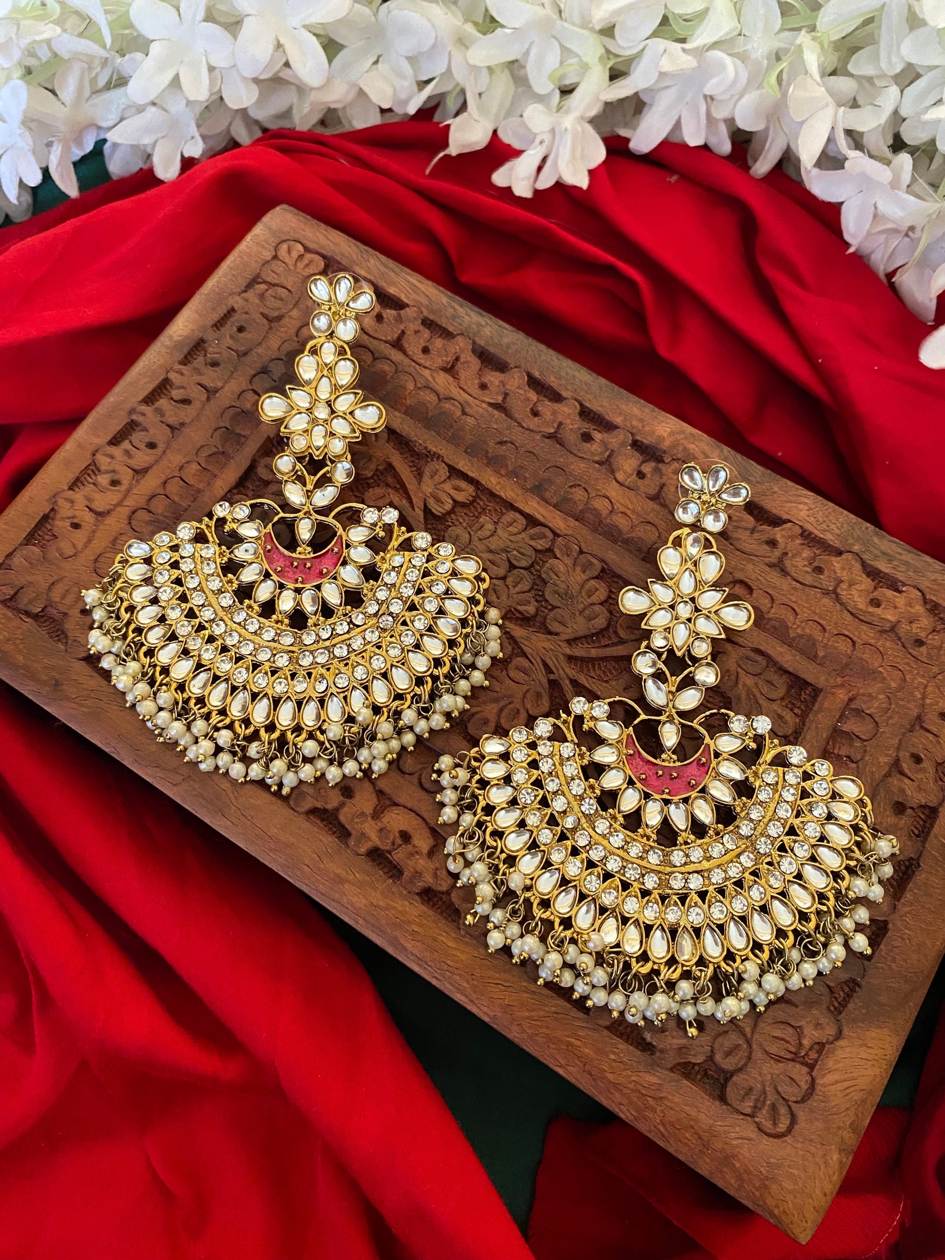 SIMRAT CHANDBALI Gehnacollections