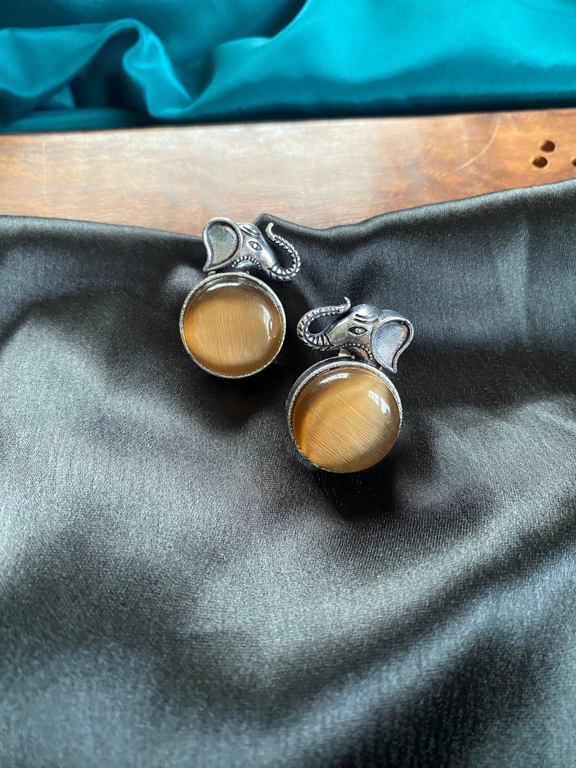 MONALISHA ELEPHANT STUDS Gehnacollections