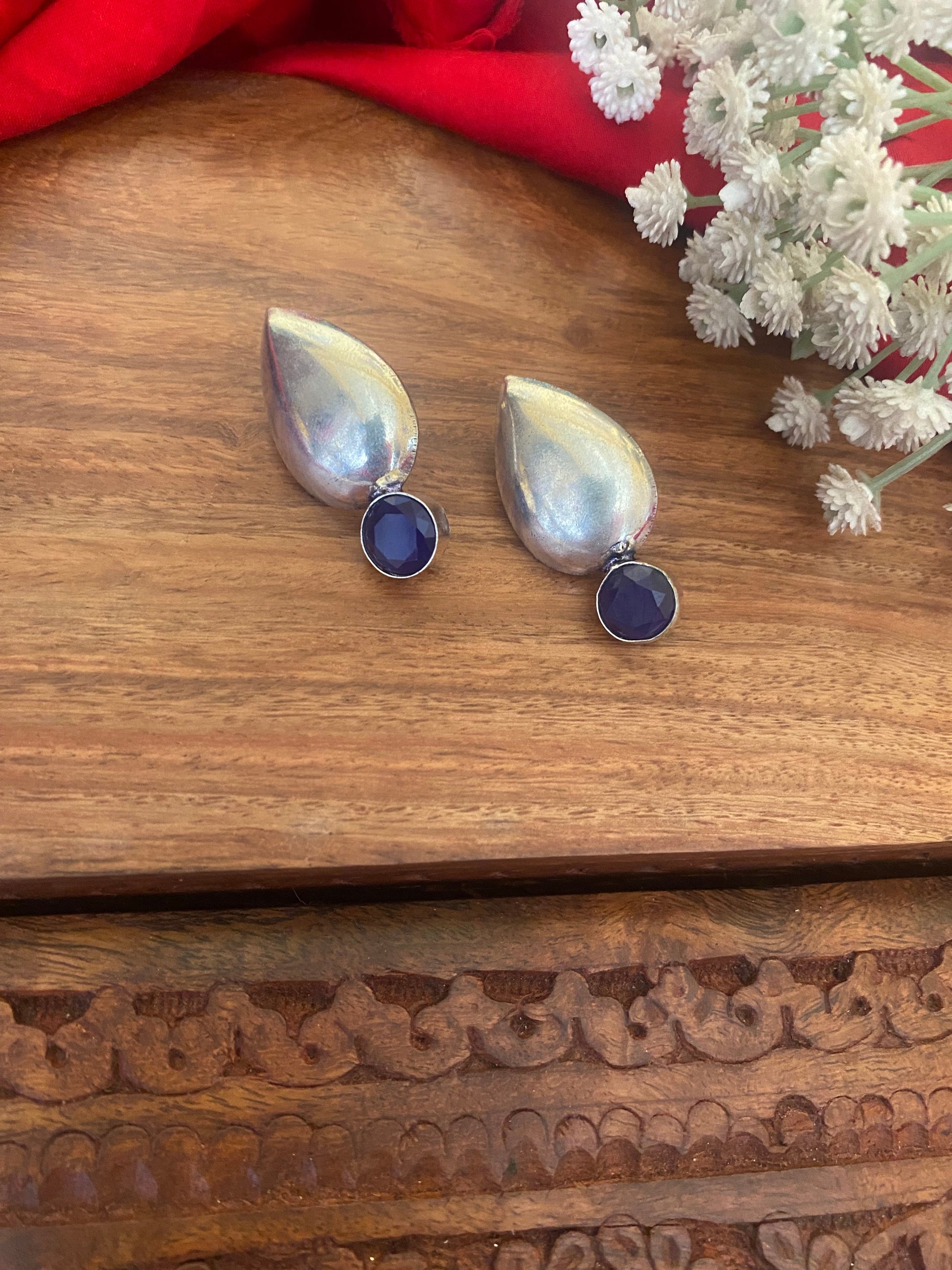 LEAF DROP STUDS Gehnacollections