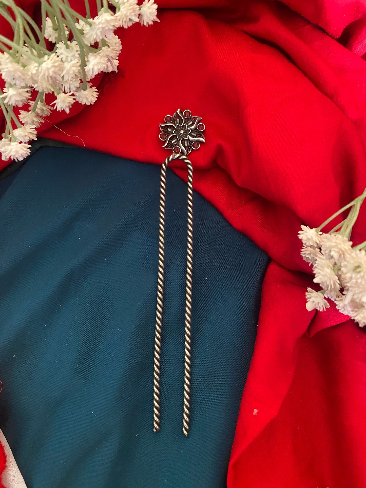 STONE FLORAL BUN CLIP Gehnacollections