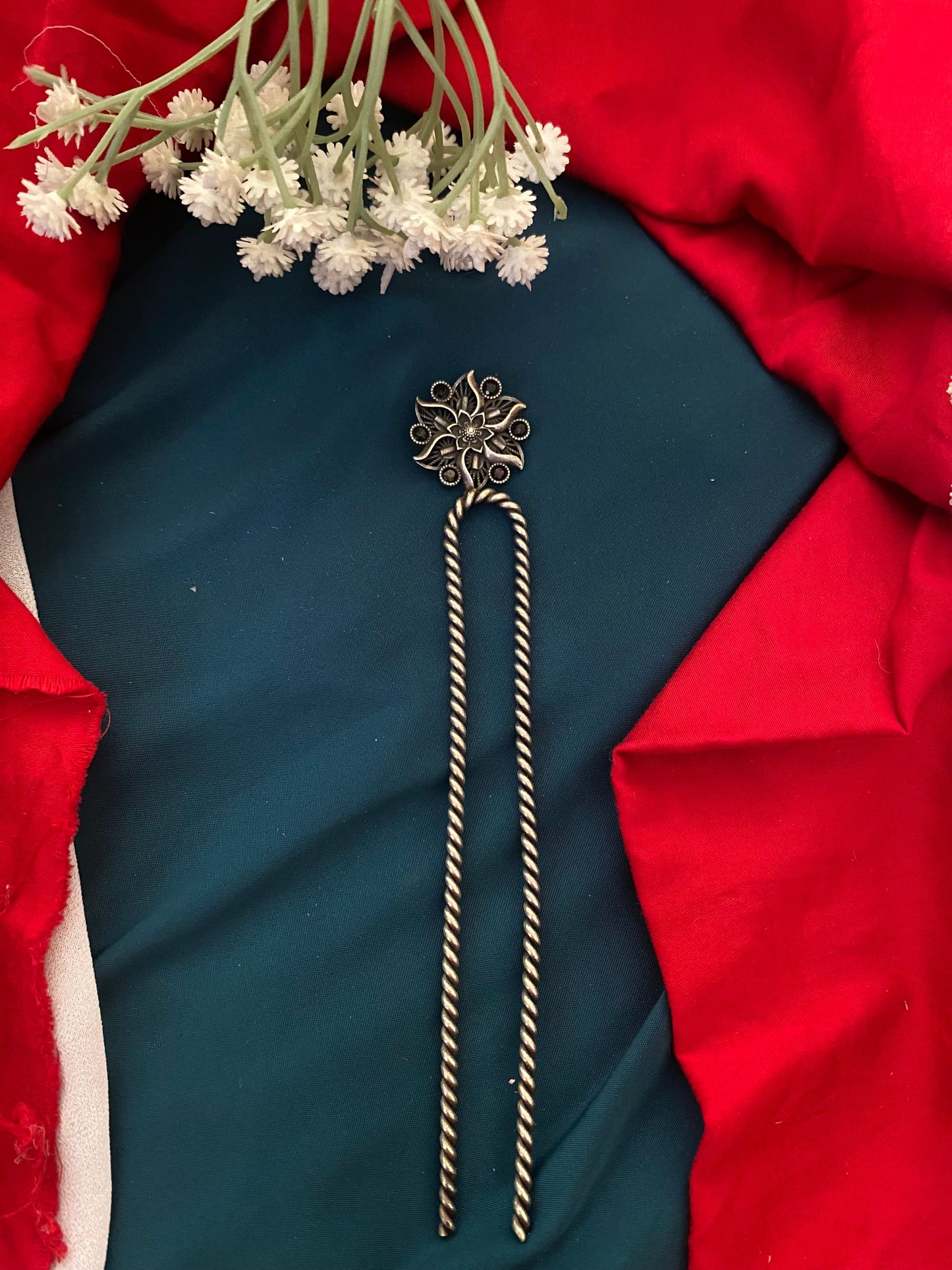 STONE FLORAL BUN CLIP Gehnacollections